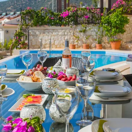فيلة Sleeps 8 Pool Air Con Wifi *