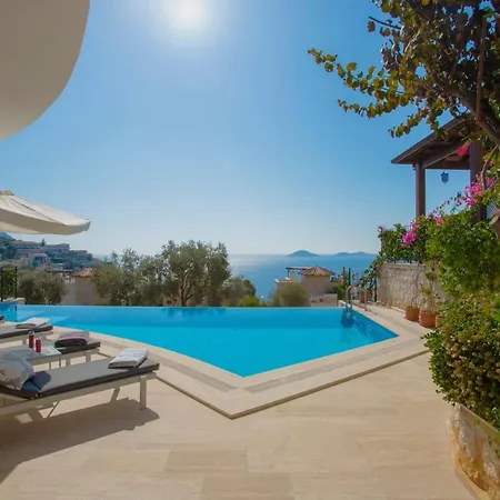فيلة Sleeps 8 Pool Air Con Wifi *