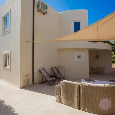 Sleeps 8 Pool Air Con Wifi *