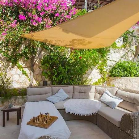 Villa Sleeps 8 Pool Air Con Wifi Kalkan